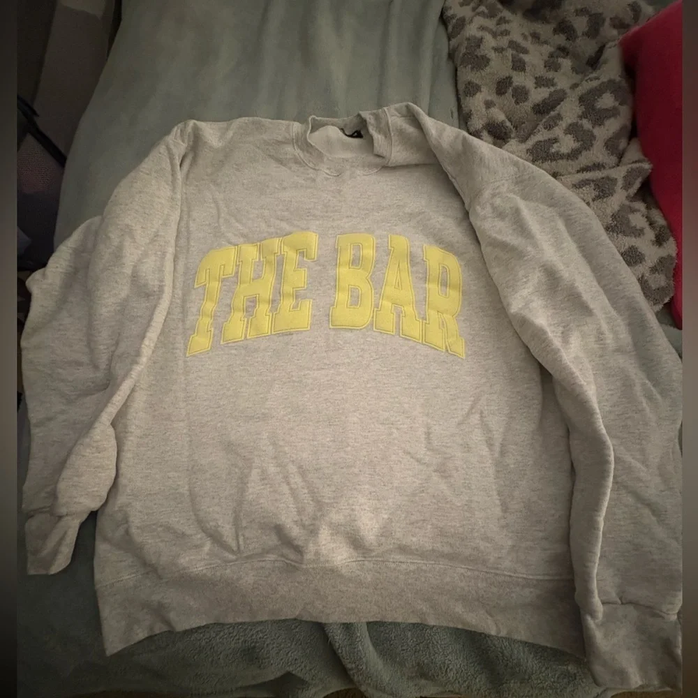 The bar varsity sweatshirt - Picture 1 of 6